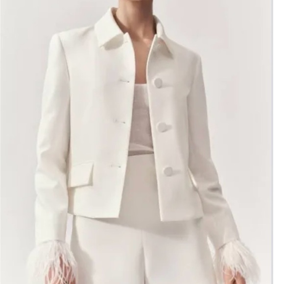 ZW COLLECTION FEATHERED CROPPED BLAZER AND PANTS -2 PCS- ECRU - Picture 4 of 13